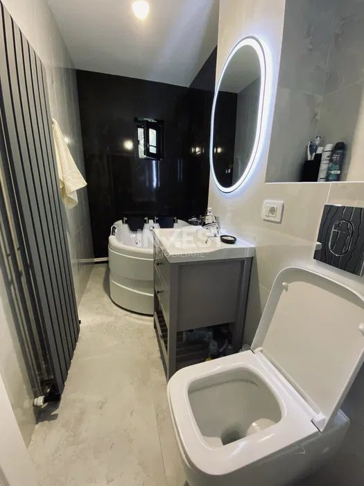 Apartament 2 camere, decomandat, Nicolina, etaj intermediar 3/4 - 3