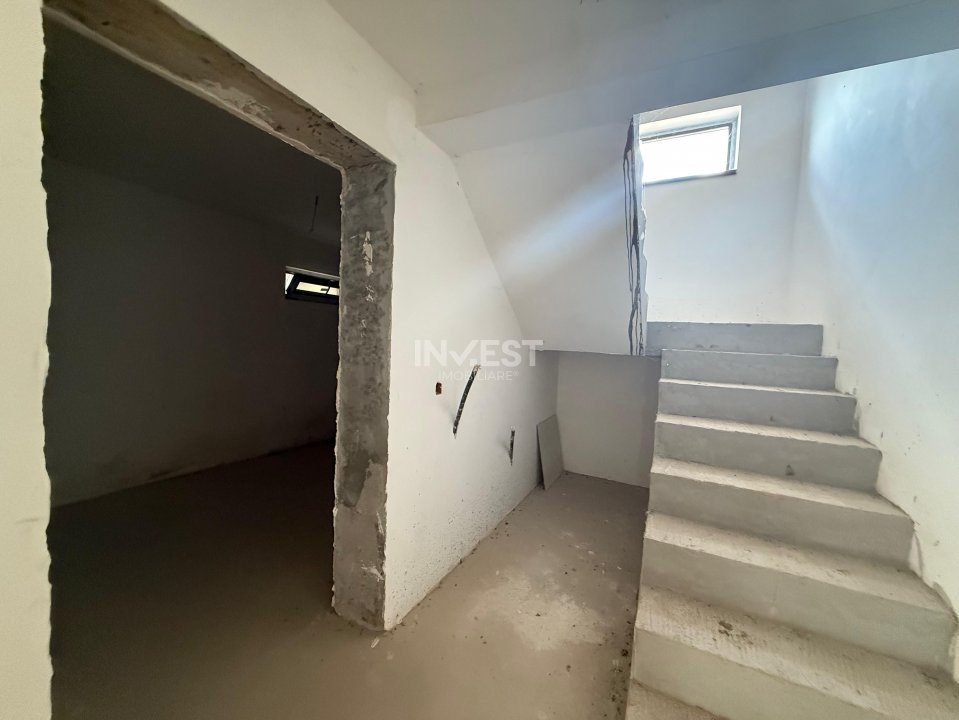 DUPLEX 7 CAMERE , VALEA ADANCA , 245 MP UTILI  - 4