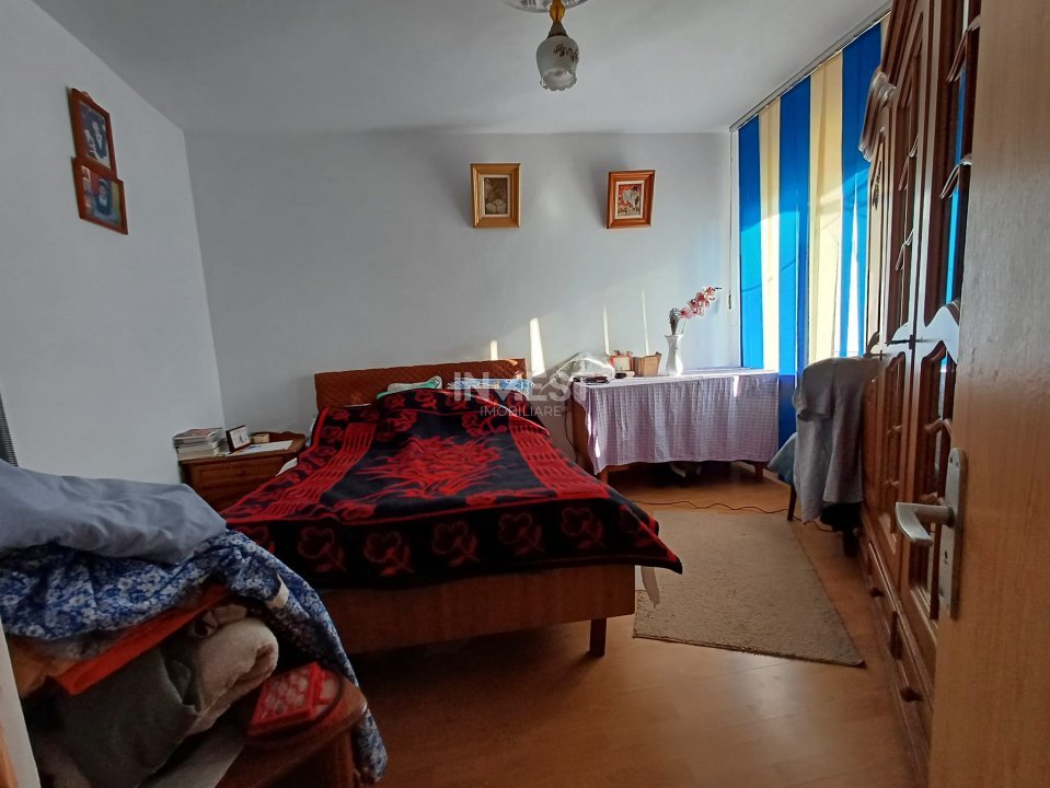 Apartament 3 camere decomandat, mobilat, centrală, beci + boxă – zona Frumoasa - 2