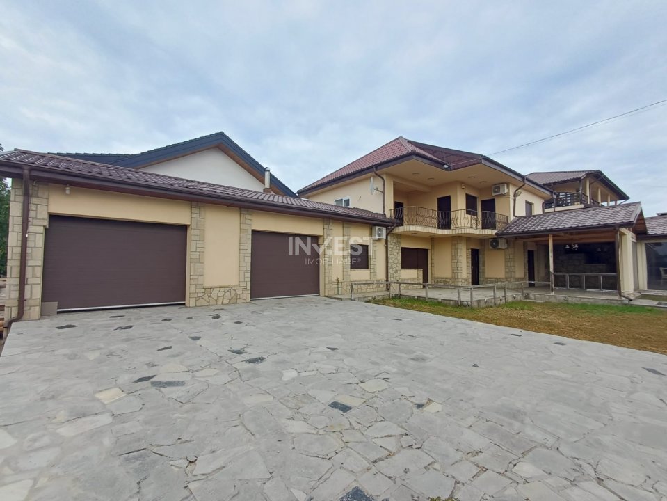 CASA PREMIUM  MIROSLAVA , 250MP UTILI, 5 CAMERE, BECI, 2 GARAJE, 1100 MP TEREN - 1