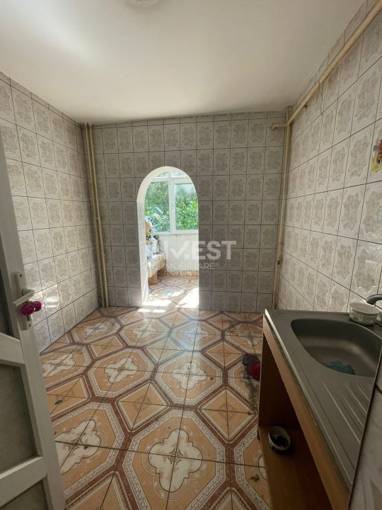 Apartament 2 camere decomandat, etaj 1/4, Clopotari  - 4