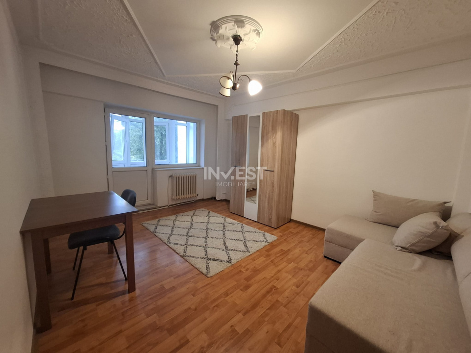 INCHIRIERE-APARTAMENT 3 CAMERE-DECOMANDAT-CENTRU - 1