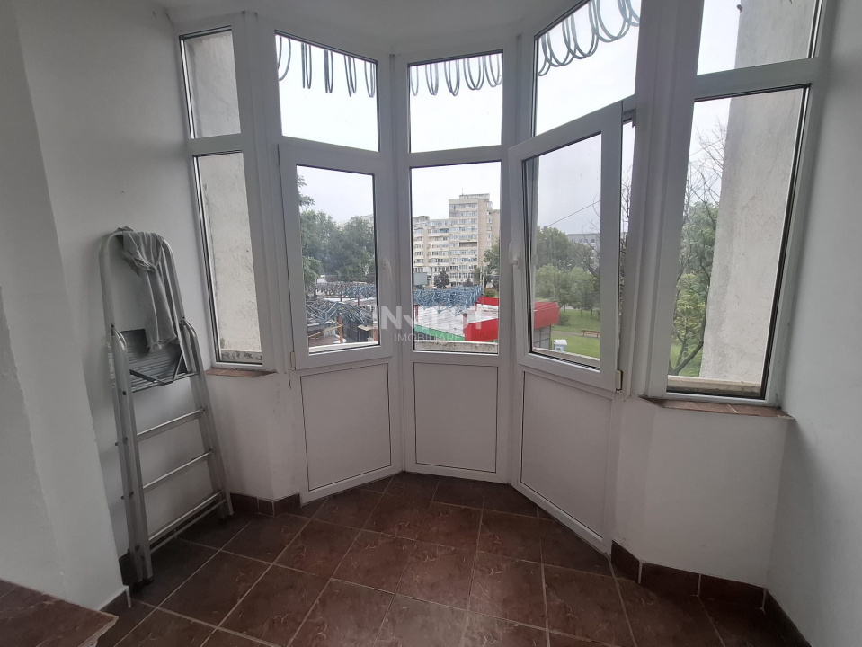 INCHIRIERE-APARTAMENT 3 CAMERE-DECOMANDAT-CENTRU - 11