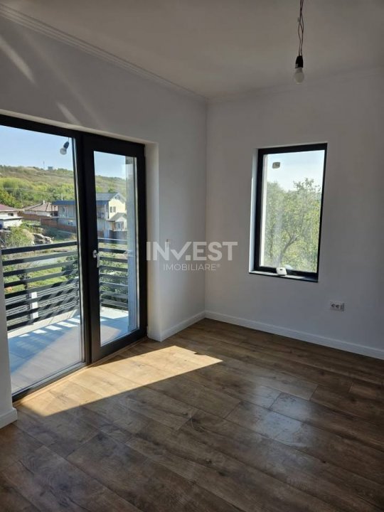 CASA INDIVIDUALA .4 CAMERE, 480 MP TEREN,  1km de Family Market Miroslava - 2