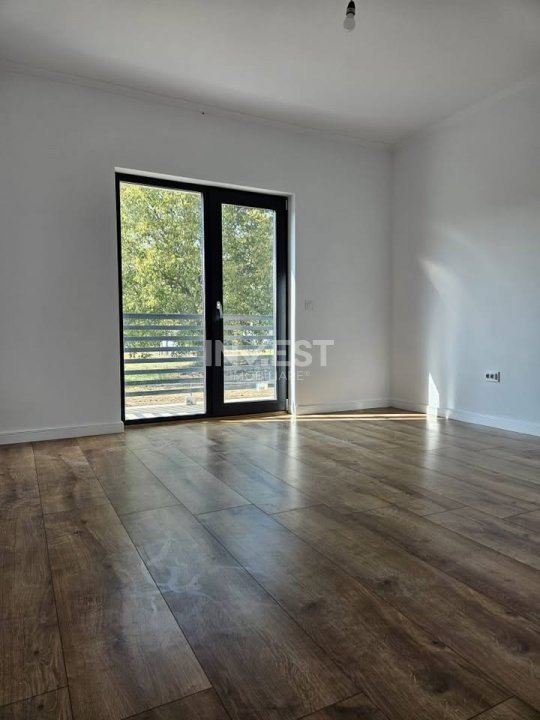 CASA INDIVIDUALA .4 CAMERE, 480 MP TEREN,  1km de Family Market Miroslava - 13