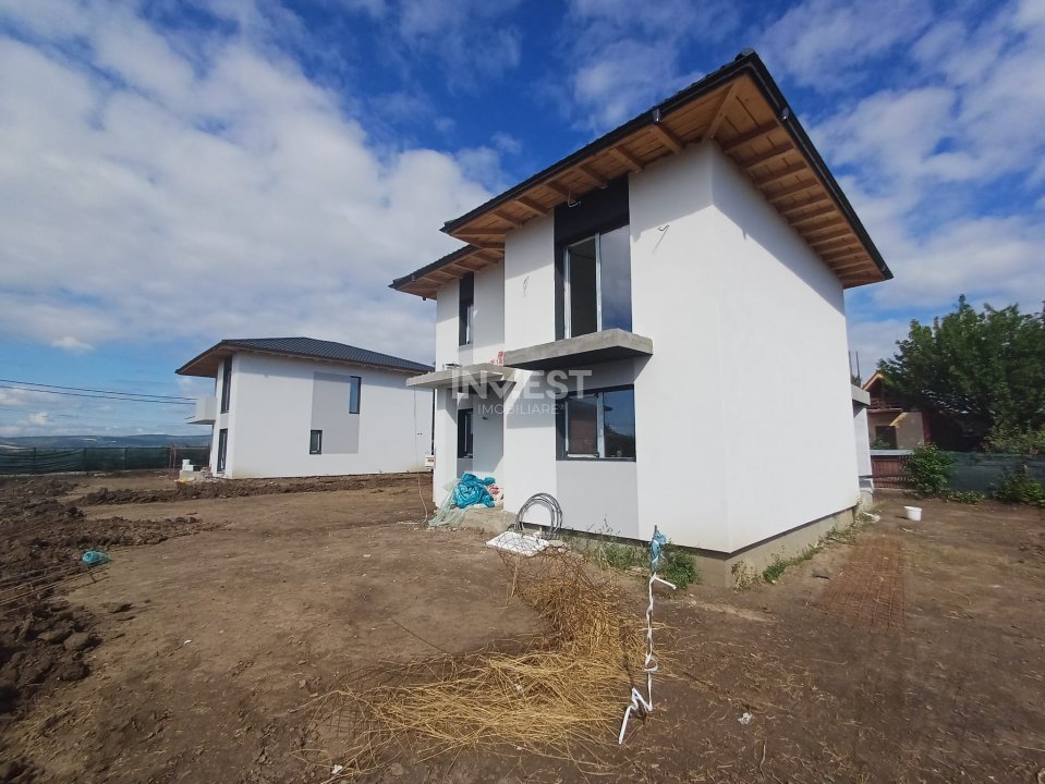 Casa cu 4 camere , priveliste panoramica Ciurbesti - 7