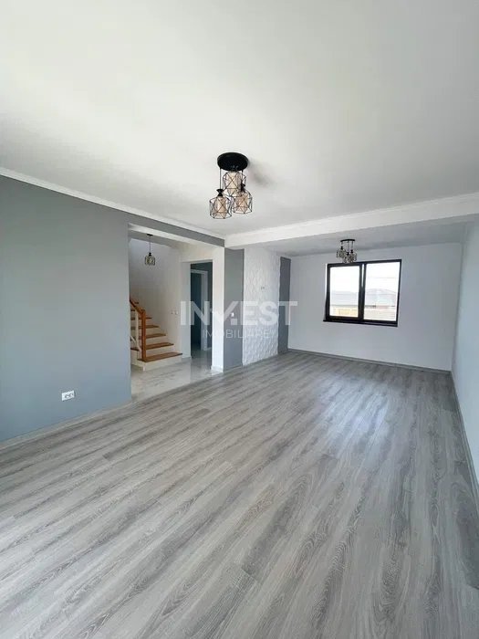 Casa cu 4 camere , priveliste panoramica Ciurbesti - 8