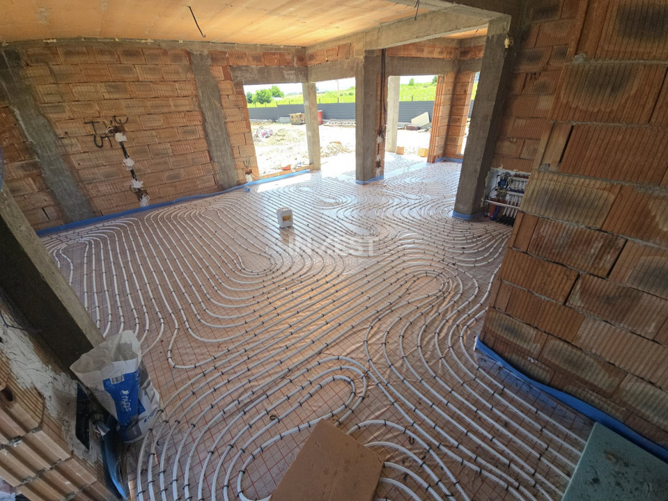 CARTIER PRIVAT, CASA 4 CAMERE, 2 BAI, MIROSLAVA , PLACA DE BETON PESTE ETAJ - 13