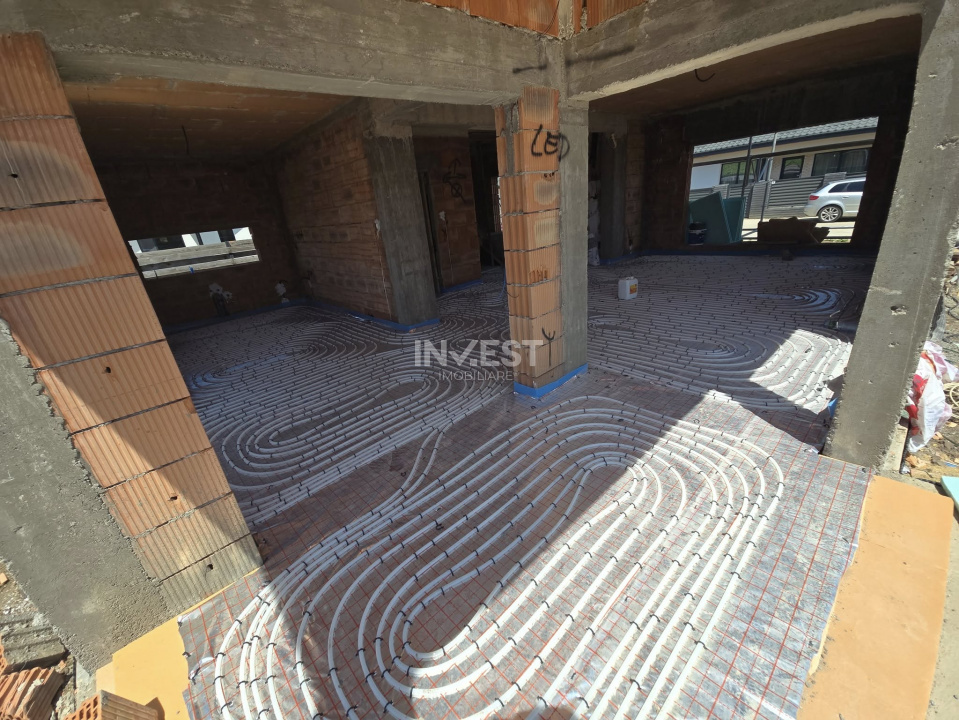 CARTIER PRIVAT, CASA 4 CAMERE, 2 BAI, MIROSLAVA , PLACA DE BETON PESTE ETAJ - 14