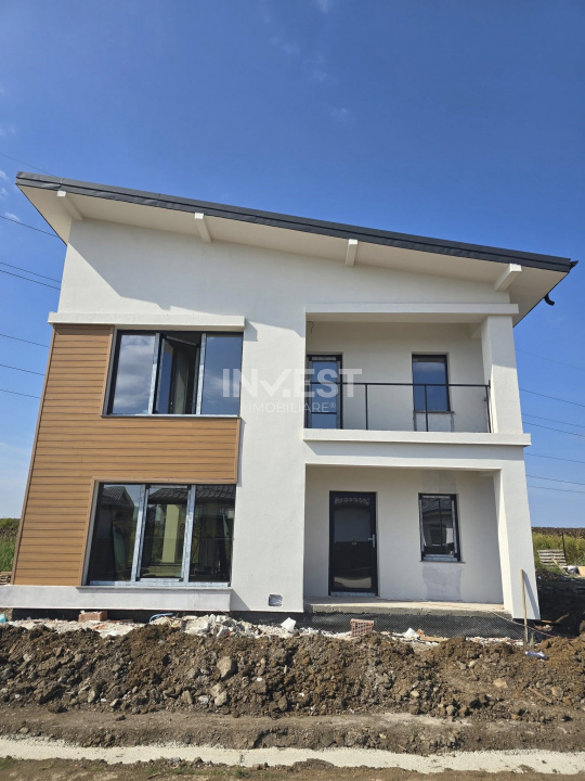 CARTIER PRIVAT, CASA 4 CAMERE, 2 BAI, MIROSLAVA , PLACA DE BETON PESTE ETAJ - 1