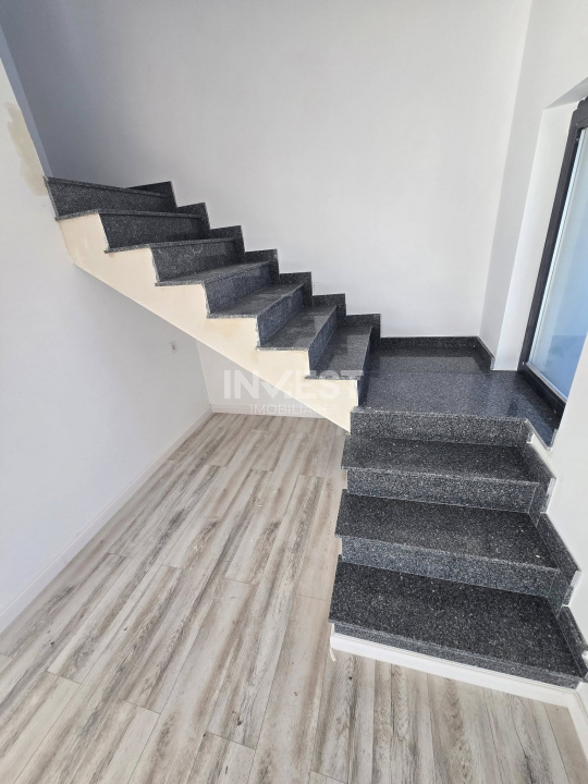 CARTIER PRIVAT, CASA 4 CAMERE, 2 BAI, MIROSLAVA , PLACA DE BETON PESTE ETAJ - 25