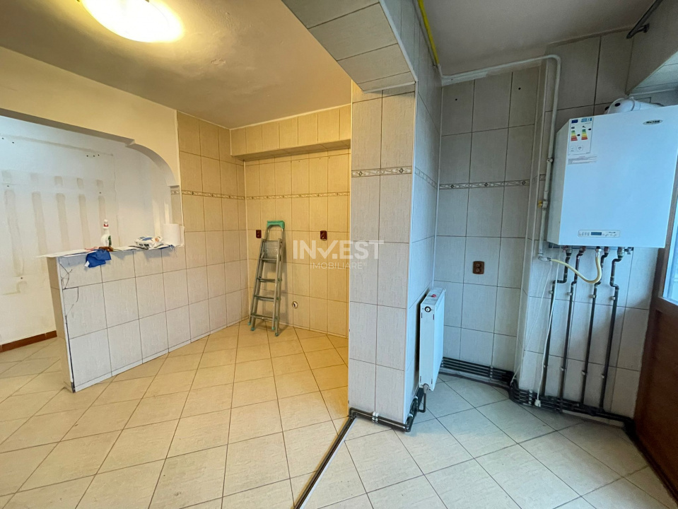 Apartament 4 camere-Podu Ros-Palas-sens giratoriu - 13