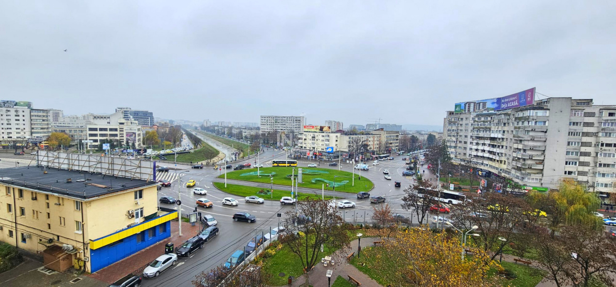 Apartament 4 camere-Podu Ros-Palas-sens giratoriu - 2