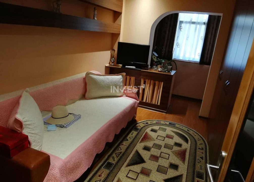 DE VANZARE-APARTAMENT 3 CAMERE-ZONA ZIMBRU TIGARETE - 2