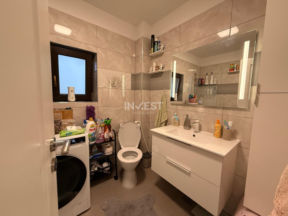 Apartament intabulat cu 2 camere - decomandat, etaj 1, mobilat &amp; utilat - 12