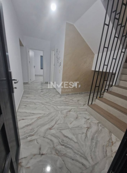 CASA 4 CAMERE, 2 BAI, 440 MP TEREN, MIROSLAVA