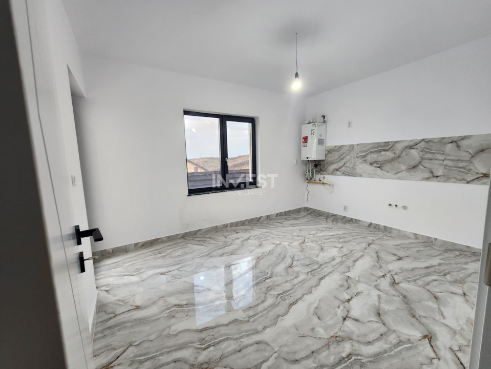 CASA 4 CAMERE, 2 BAI, 440 MP TEREN, MIROSLAVA - 9