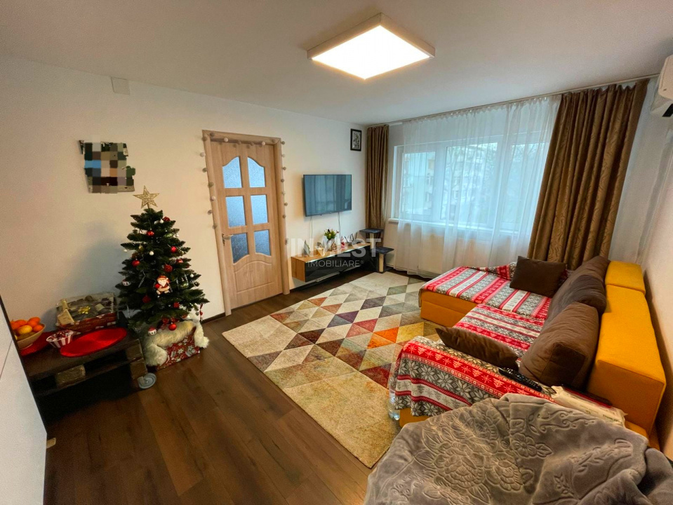 Apartament 2 camere-renovat-Podu Ros-etaj 2-bloc fara risc - 1