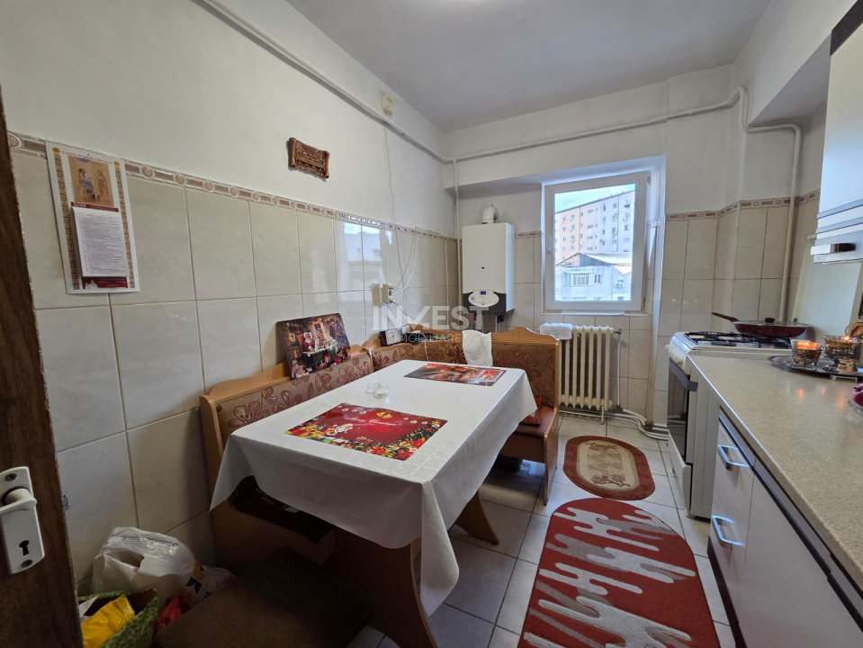 DE VANZARE-APARTAMENT 4 CAMERE-DECOMANDAT-DACIA - 7