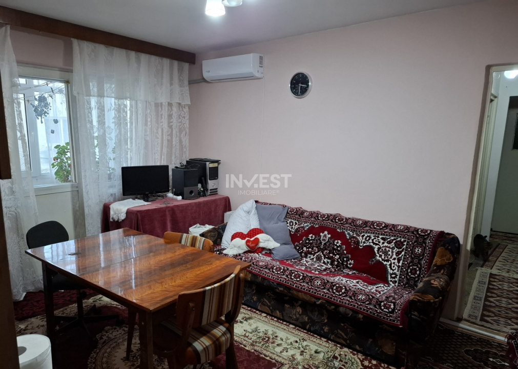 DE VANZARE-APARTAMENT 3 CAMERE-DACIA - 1