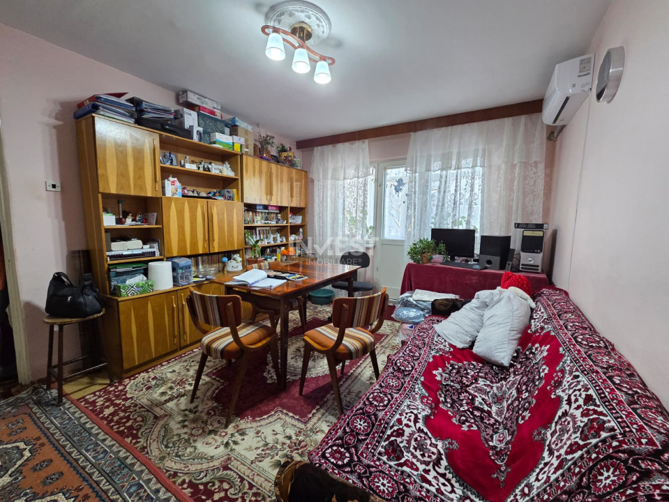 DE VANZARE-APARTAMENT 3 CAMERE-DACIA - 3