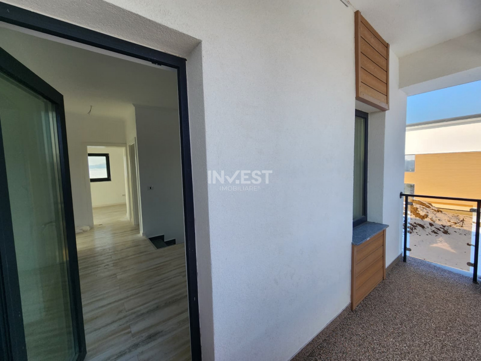 CARTIER PRIVAT, CASA 4 CAMERE, 2 BAI, MIROSLAVA , PLACA DE BETON PESTE ETAJ - 9