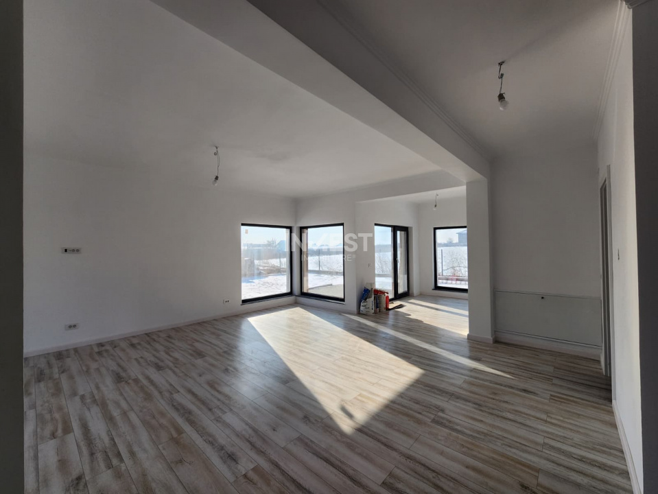 CARTIER PRIVAT, CASA 4 CAMERE, 2 BAI, MIROSLAVA , PLACA DE BETON PESTE ETAJ - 10